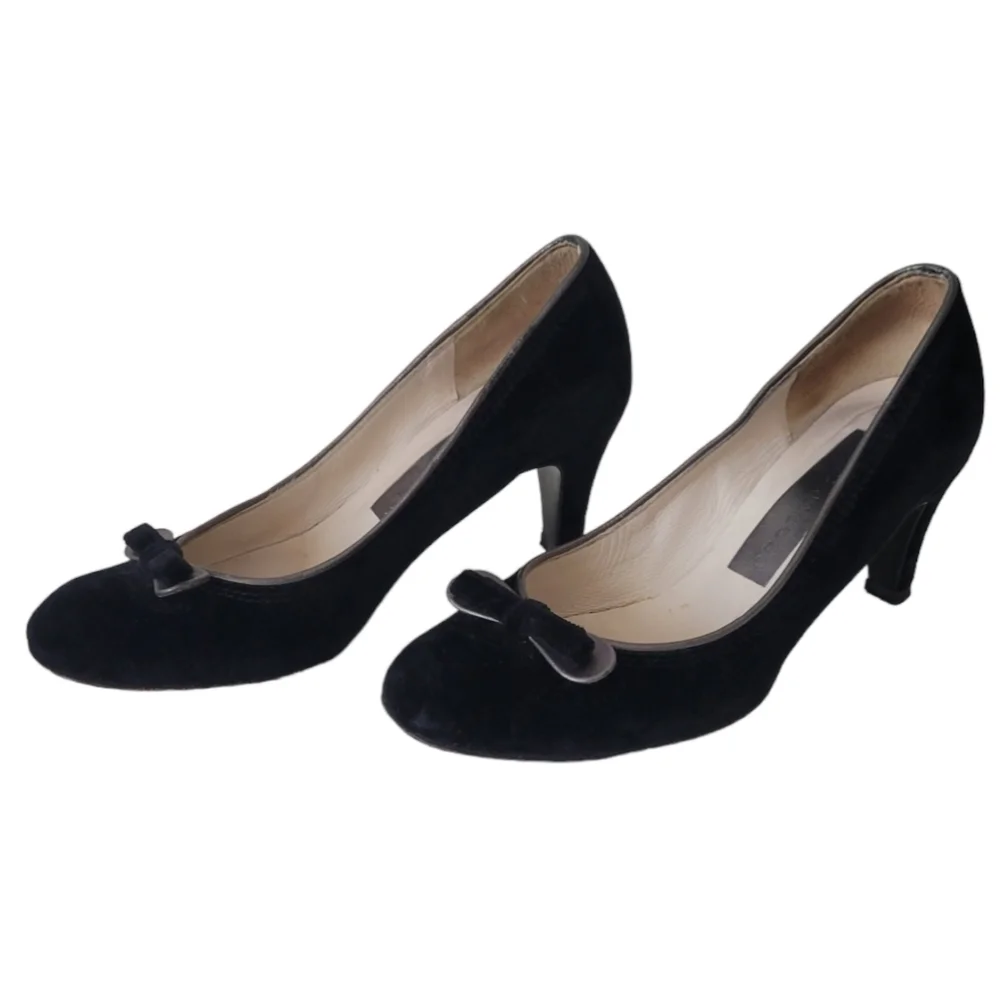 MARC JACOBS Velvet Closed Toe Heels - Picture 6 of 10